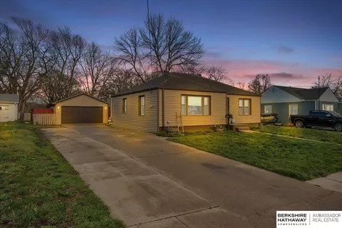 650 N 16th St, Blair, NE 68008