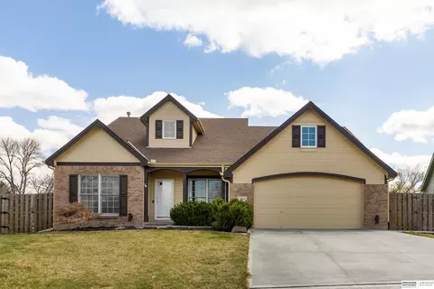 9814 S 28th Avenue Cir, Bellevue, NE 68123