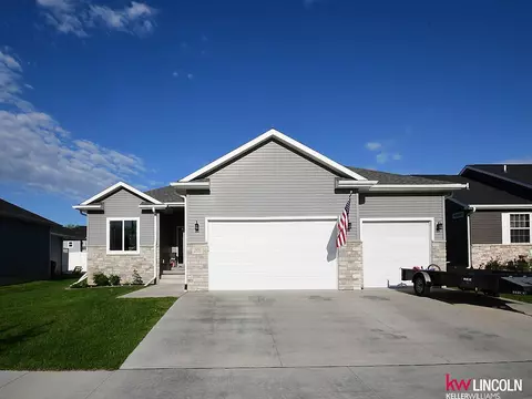 1801 NW 54th St, Lincoln, NE 68528