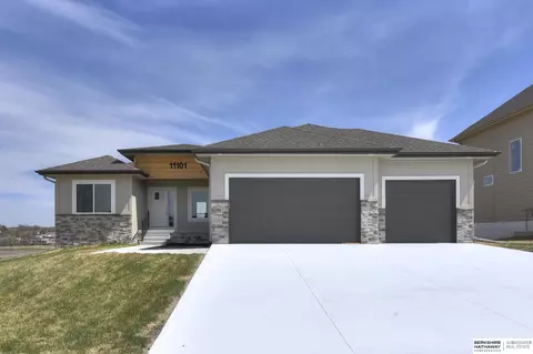 11101 N 160th St, Bennington, NE 68007