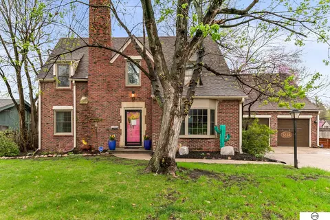3234 S 17th St, Lincoln, NE 68502