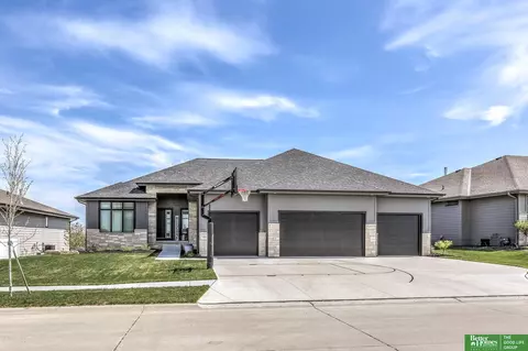 7707 N 167 Ave, Bennington, NE 68007