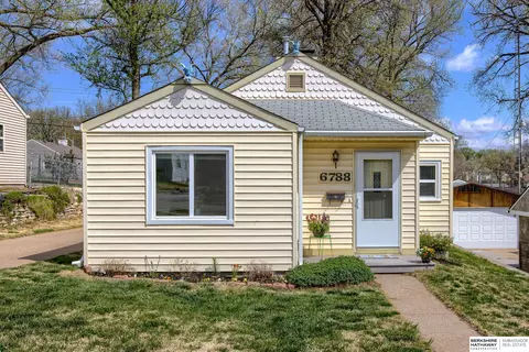 6788 Seward St, Omaha, NE 68104