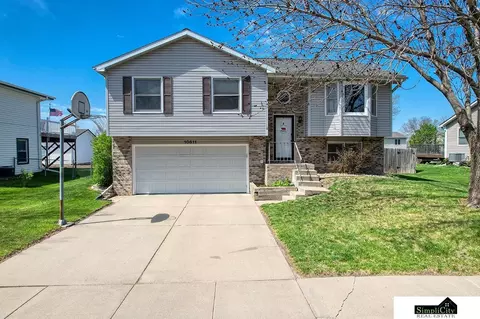 10611 N 137th St, Waverly, NE 68462