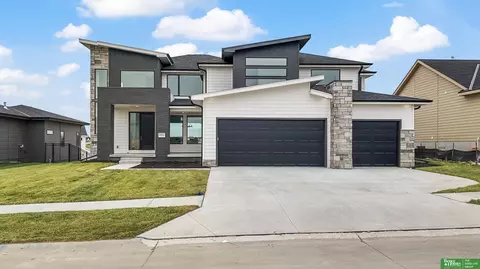 21058 D St, Elkhorn, NE 68022