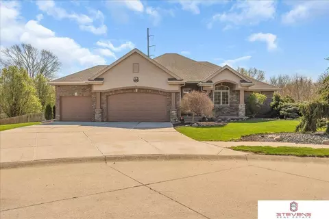 5177 S 197th Avenue Cir, Omaha, NE 68135
