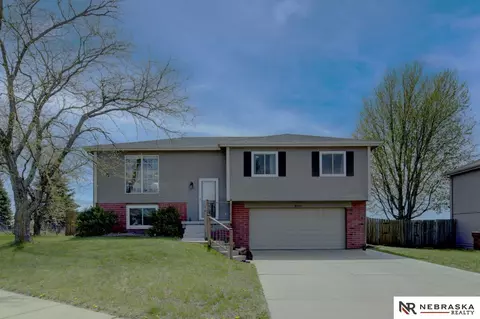 3201 Wilhelminia Dr, Bellevue, NE 68123