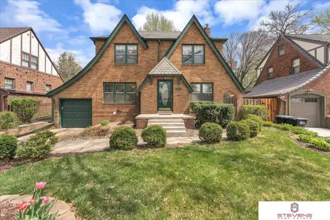 2537 N 53rd St, Omaha, NE 68104