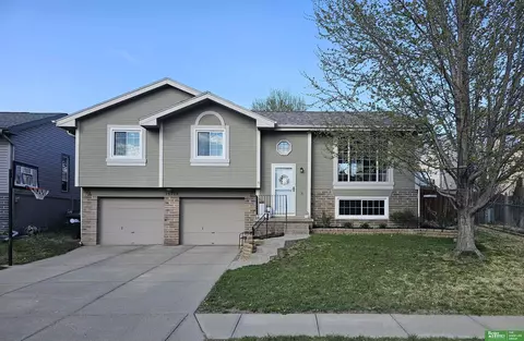 14714 Sahler St, Omaha, NE 68116