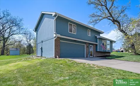 19304 Spyglass Ct, Plattsmouth, NE 68048