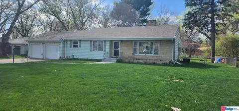 7621 Meredith Ave, Omaha, NE 68134