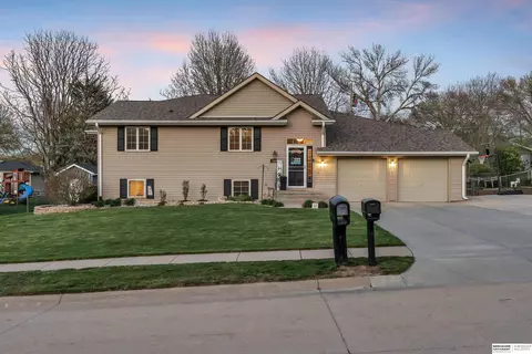 3309 S 117th St, Omaha, NE 68144