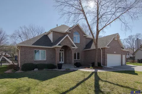 4820 Beaver Creek Ct, Lincoln, NE 68516