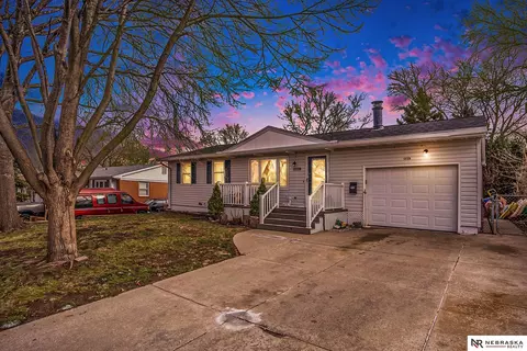 12729 B St, Omaha, NE 68144
