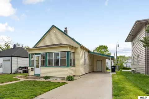 1907 S 48 Ave, Omaha, NE 68106
