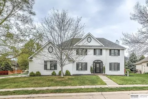 316 Remington Rd, Papillion, NE 68046