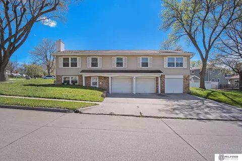 9205 O St, Omaha, NE 68127