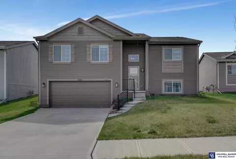 7910 N 149th St, Bennington, NE 68007