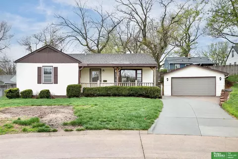 4014 Wright Cir, Omaha, NE 68105