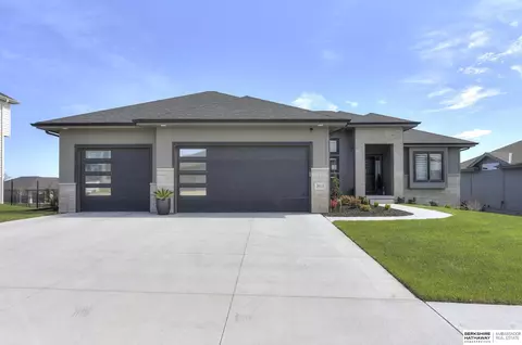 3015 N 182nd St, Elkhorn, NE 68022