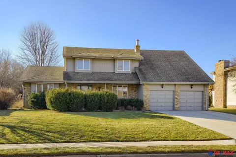 12713 Burt St, Omaha, NE 68154