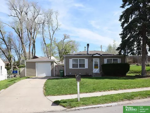 4156 High Meadow Ln, Bellevue, NE 68147