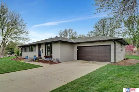 2435 Cheshire S St, Lincoln, NE 68512