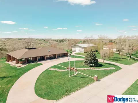 777 Skyline Dr, Blair, NE 68008