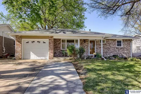 7430 Holdrege St, Lincoln, NE 68505