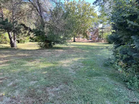 2730 S 66th Pl, Lincoln, NE 68506