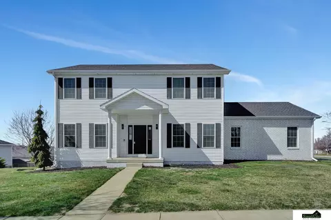 6440 Gabrielle Dr, Lincoln, NE 68526