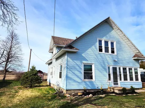 1711 4th St, Fairbury, NE 68352
