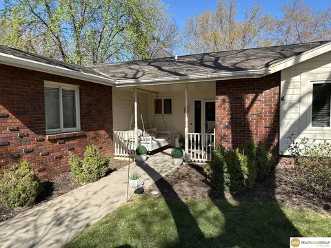 2617 S 167th Cir, Omaha, NE 68130