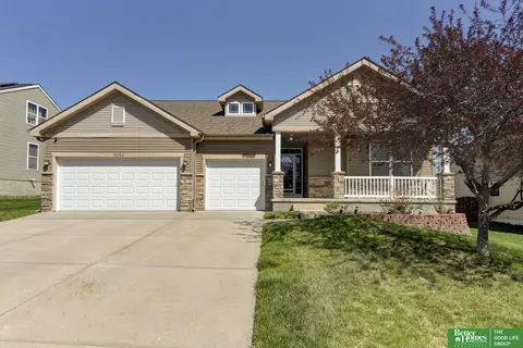11154 Cimarron St, Papillion, NE 68046
