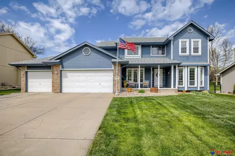 13706 S 18 St, Bellevue, NE 68123