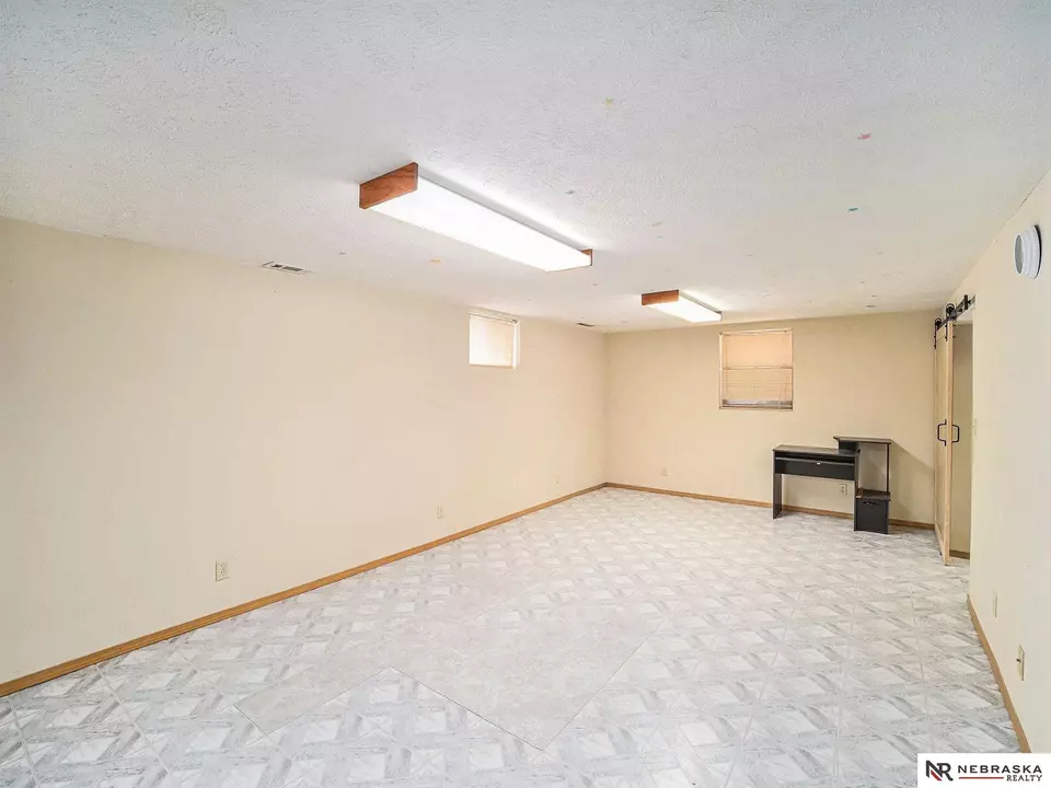  1420 Fairfield St, Lincoln, NE 68521 photo 17