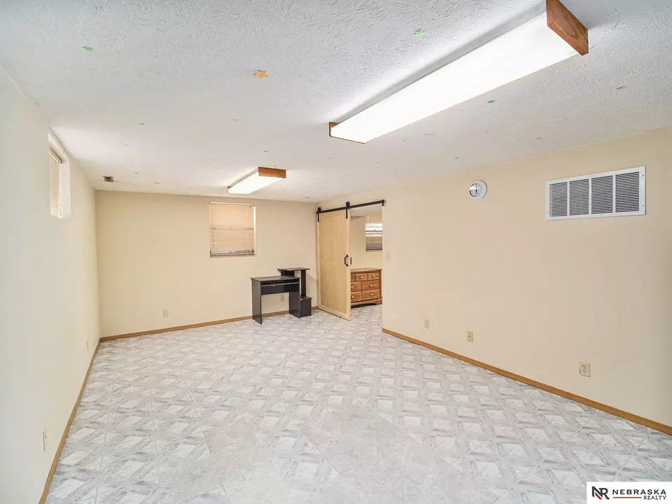  1420 Fairfield St, Lincoln, NE 68521 photo 16
