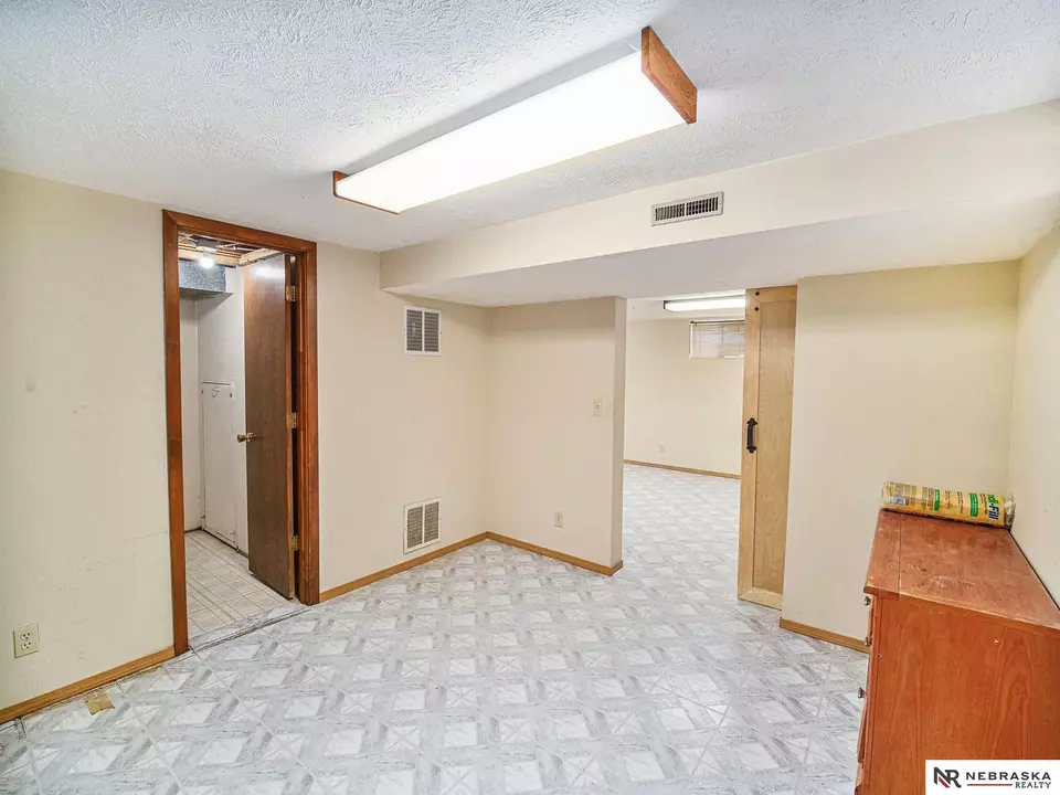  1420 Fairfield St, Lincoln, NE 68521 photo 15