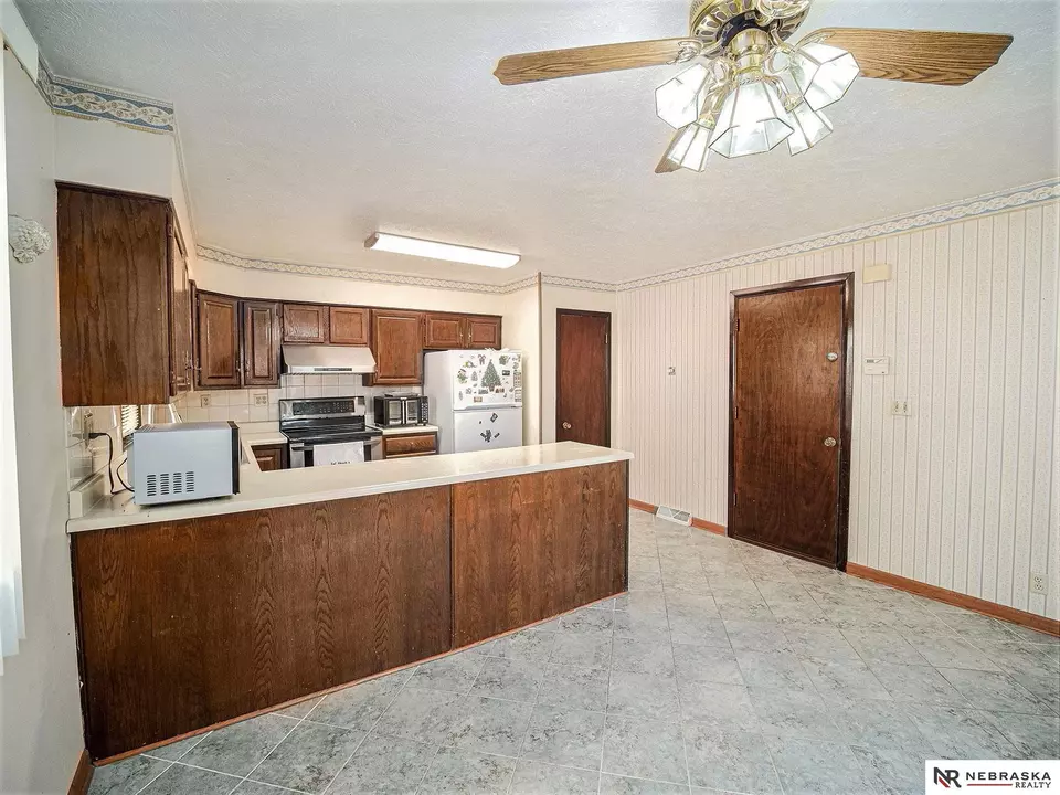  1420 Fairfield St, Lincoln, NE 68521 photo 9