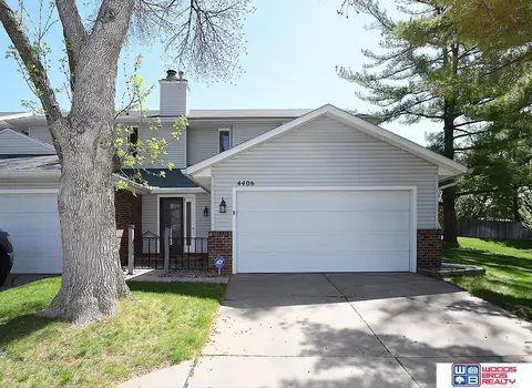 4406 Waterbury Ln, Lincoln, NE 68516