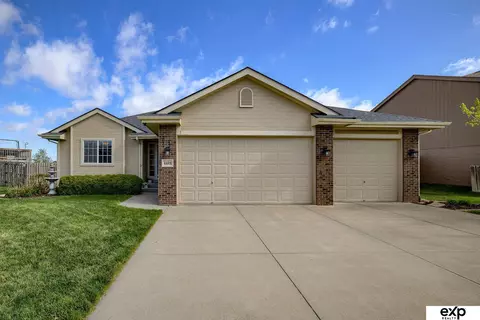 4408 Waterford Ave, Bellevue, NE 68123