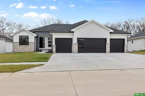 4509 S 202nd St, Omaha, NE 68135