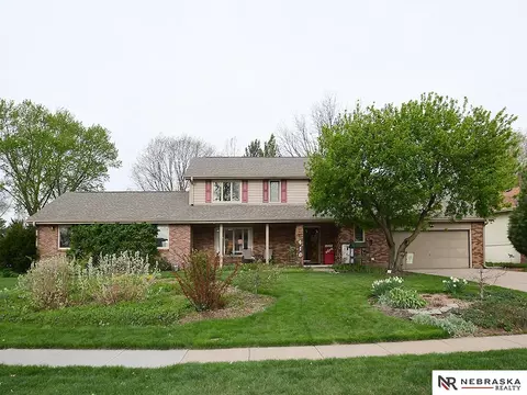 416 S 212th St, Omaha, NE 68022