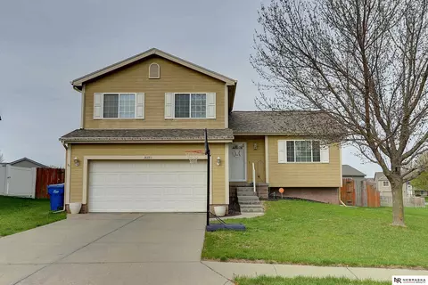 16883 Fowler Ave, Omaha, NE 68116