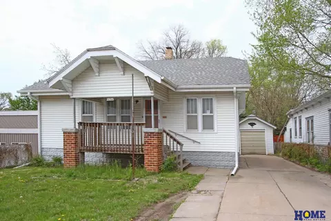 2335 S 13th St, Lincoln, NE 68502