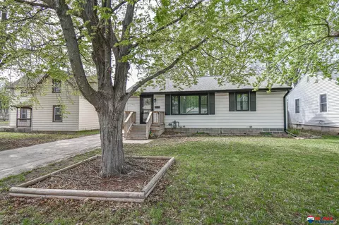 1419 Jefferson St, Beatrice, NE 68310 photo 2