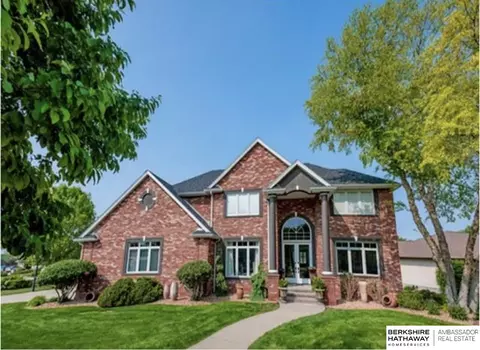 678 S Red Fox Ln, Columbus, NE 68601