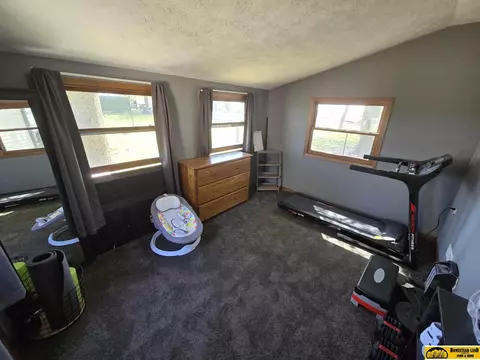 10131 E Lilac Rd, Beatrice, NE 68310 photo 18