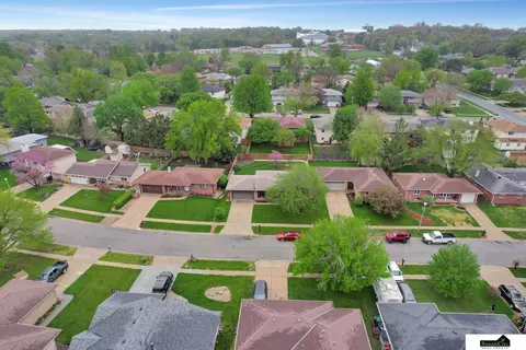 5227 Melrose Ave, Lincoln, NE 68506