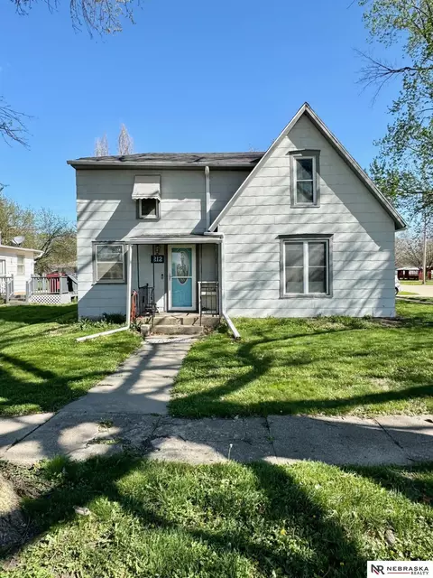 212 E York Ave, De Witt, NE 68341